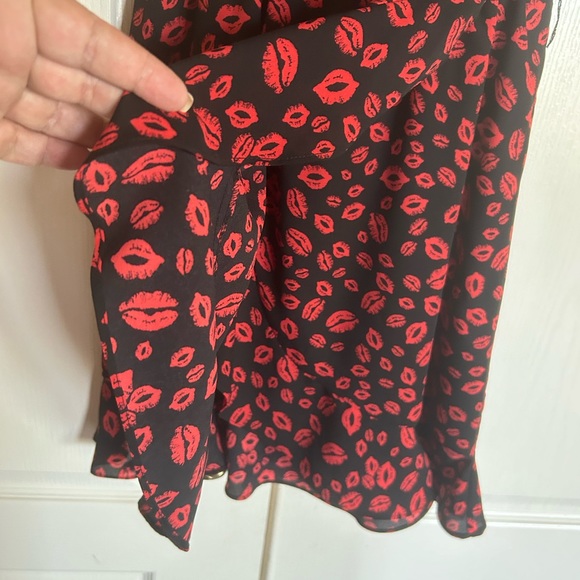 Socialite lip print faux wrap puff sleeve ruffle mini dress size small - Picture 5 of 8